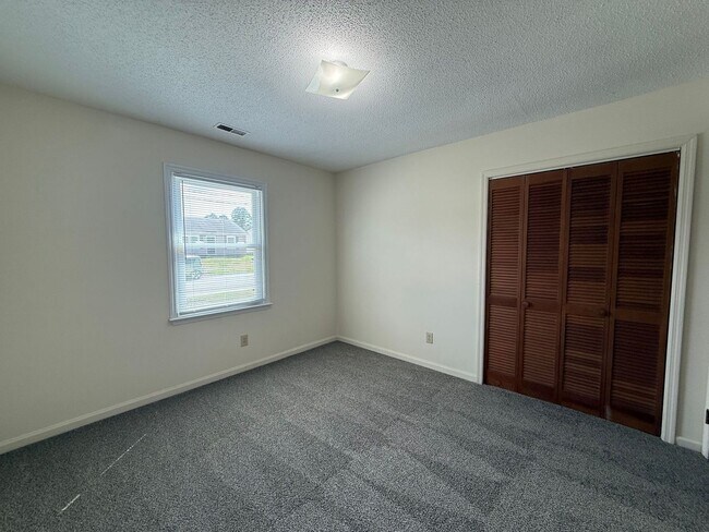 Foto del edificio - Nice 2 bedroom, 1 bath duplex