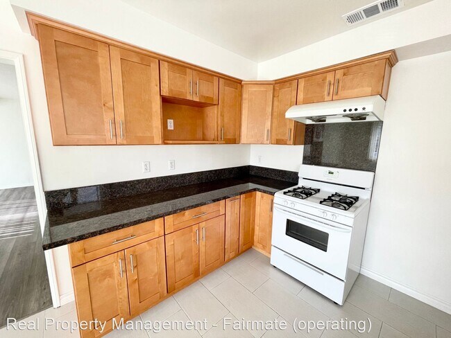 Building Photo - 3 br, 2 bath House - 221 W Hammel Street