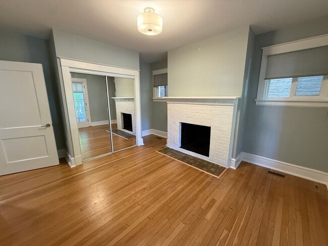 Building Photo - 139 S Colonial Ave