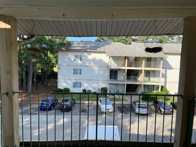 Foto del edificio - 1208 Bush River Rd