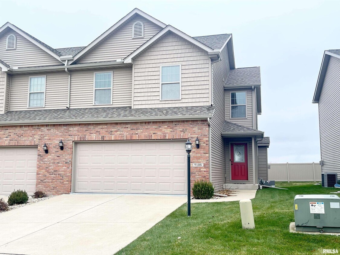 Foto principal - 7125 North Thomas Davis Drive