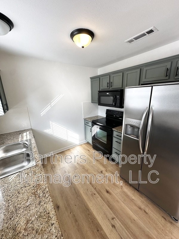 Foto del edificio - 12267 Rambling Rose Way