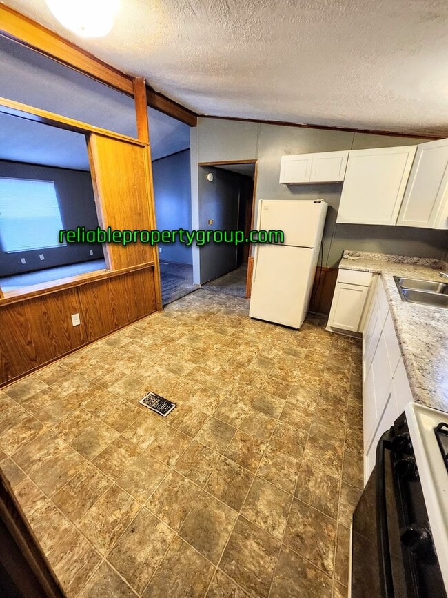 Foto del edificio - New Listing in Fort Wayne