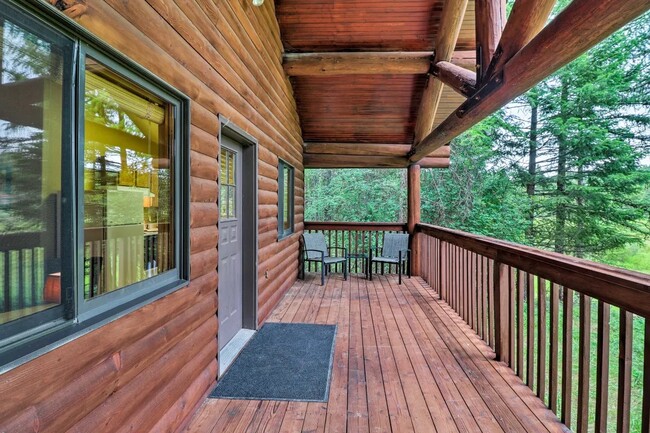 Building Photo - 223 Magnesia Creek Ln