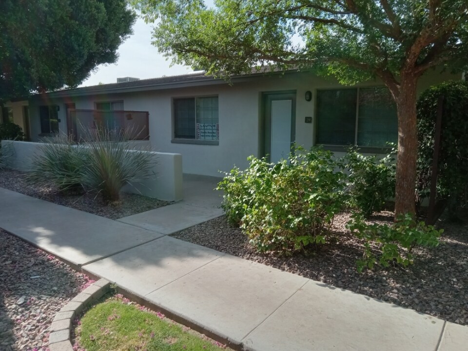 Primary Photo - 1850 E Maryland Ave