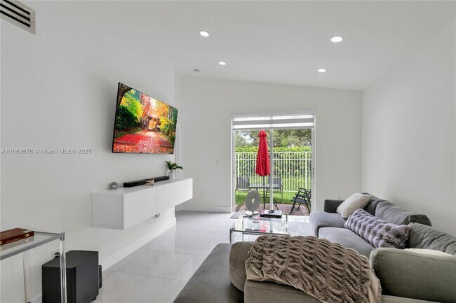 Foto del edificio - 2663 SW 187th Ave