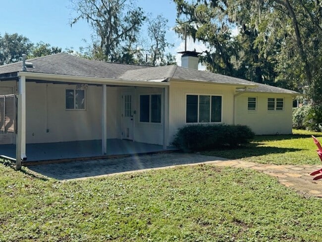 Building Photo - Thunderbolt Charm Meets Modern Comfort