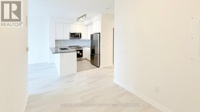 Building Photo - 3260 Sheppard Ave E