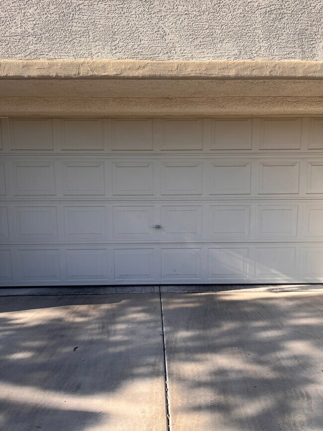 Foto del edificio - 1351 Grass Creek Ave