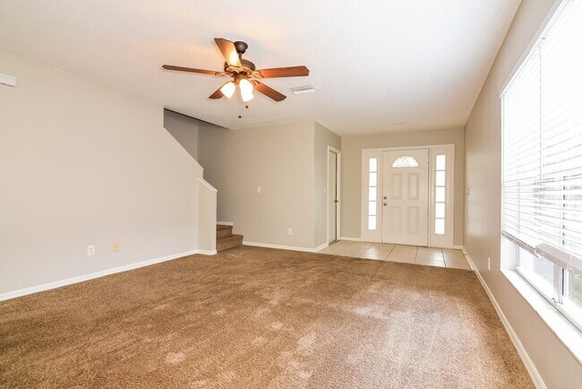 Foto del edificio - 725 Cape Cod Cir