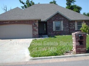 Building Photo - 5492 Bayberry Dr W