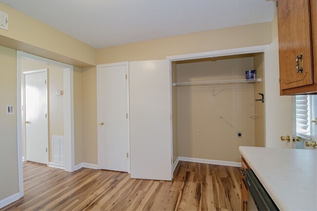 Foto del edificio - 371 Peabody Dr