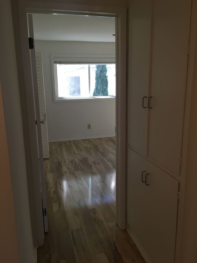 Foto del edificio - 609 Marine St