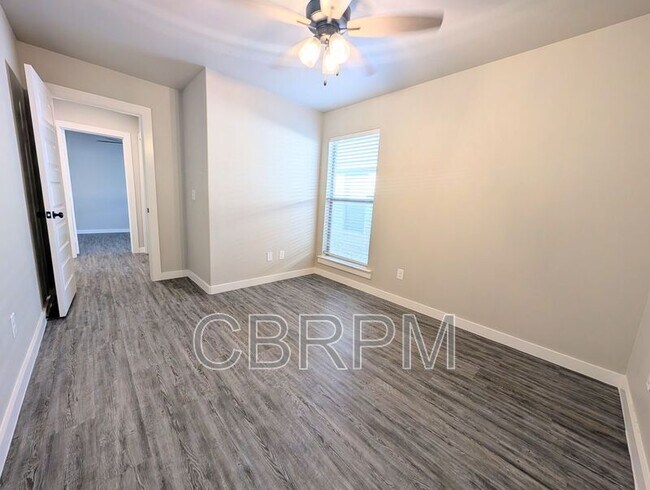 Foto del edificio - 1711 141st St