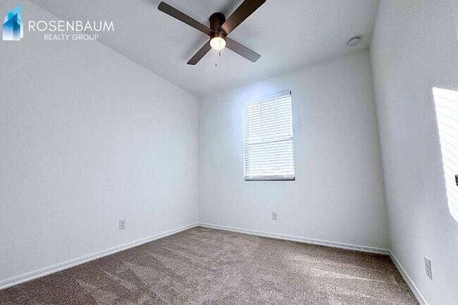 Foto del edificio - 3903 101st Dr