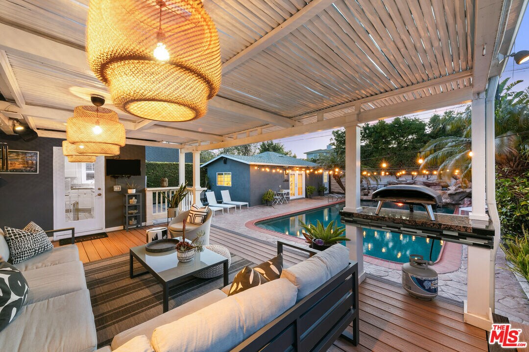 Foto principal - 7401 El Manor Ave