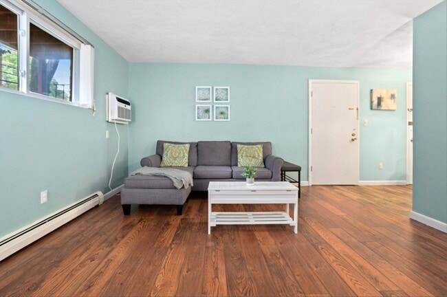 Building Photo - 272 Albion St