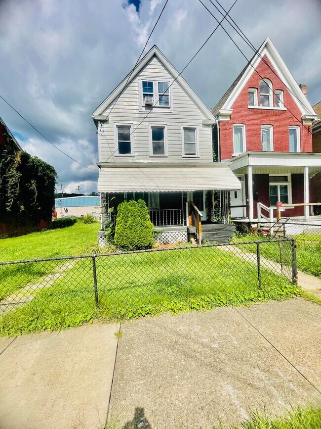 Foto del edificio - 4 bedroom. 1.5 Bath- Turtle Creek Pa