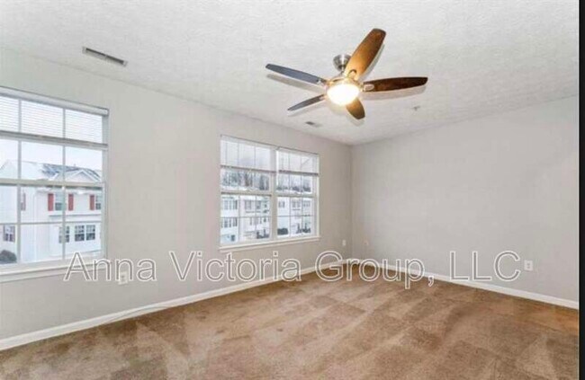 Foto del edificio - 16116 Edenwood Dr