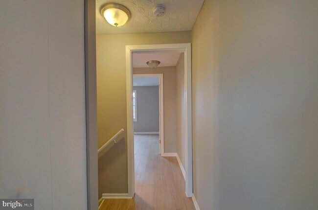 Building Photo - 704 Brune St