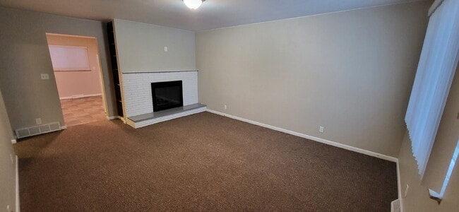 Building Photo - 205 Scott Ave