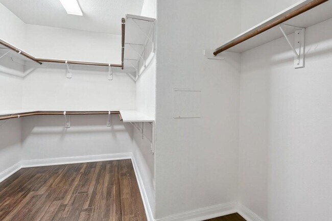 Building Photo - 4515 Brant Crossing Dr