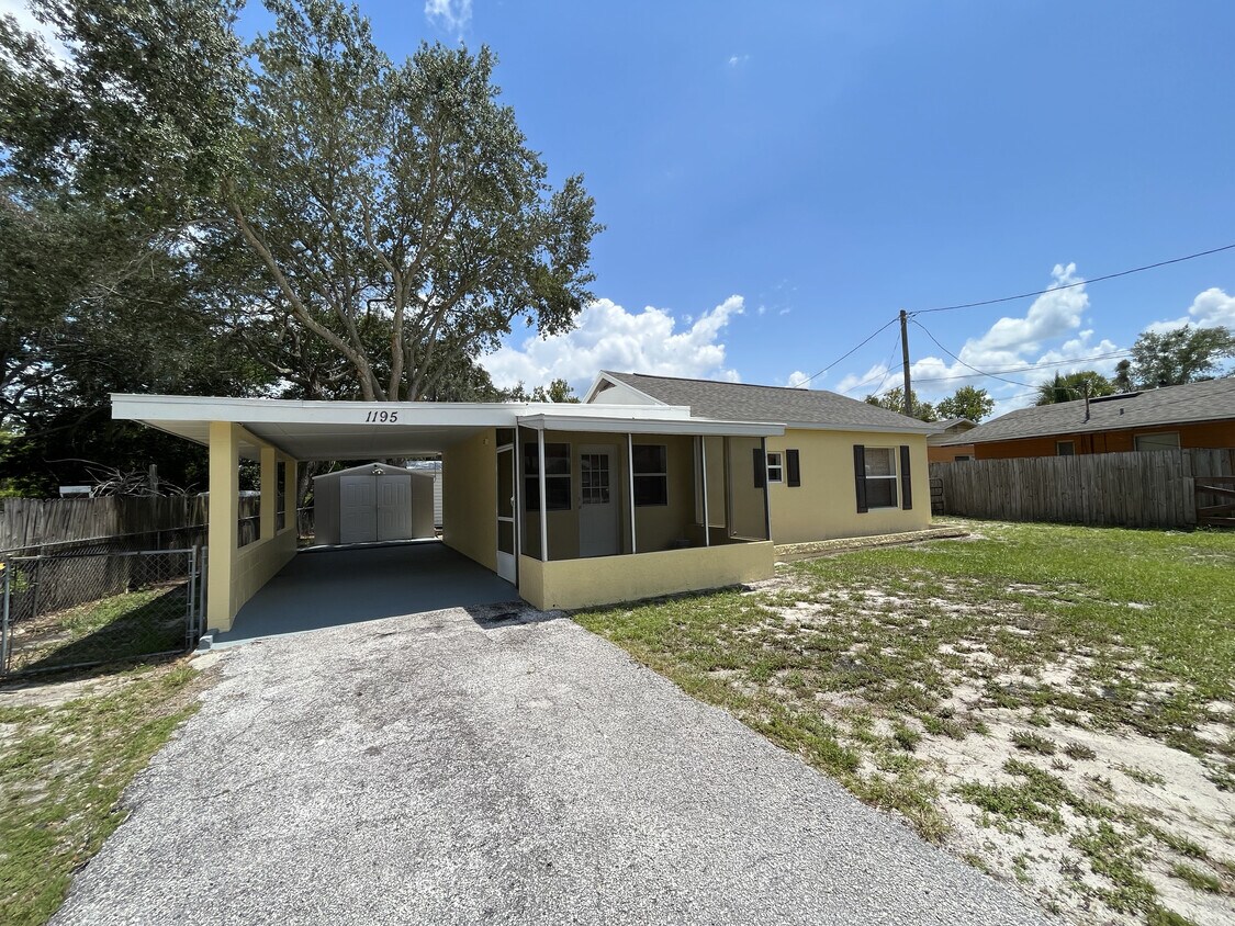1195 Wells Ave, Tavares, FL 32778 House Rental in Tavares, FL