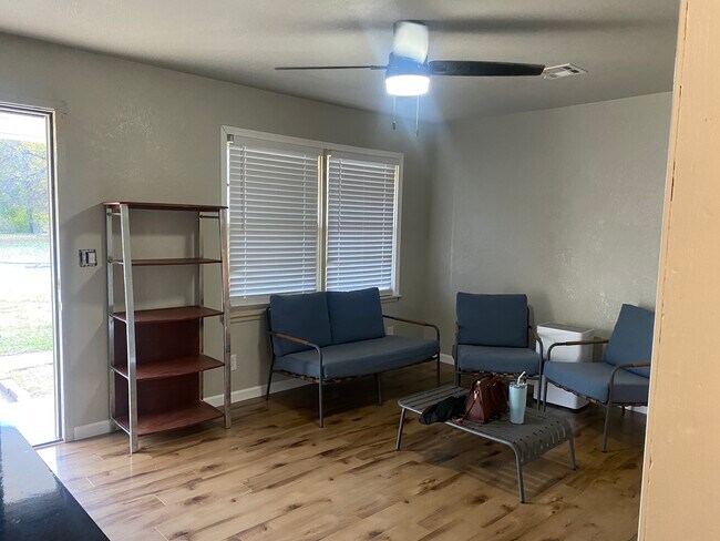 Foto del edificio - 4113 SE 41st St
