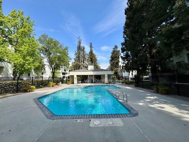 Foto del edificio - 4685 Albany Cir