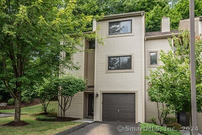 Building Photo - 1 Woodbury Ln