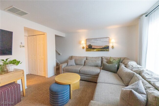 Foto del edificio - 216 Moore Rd