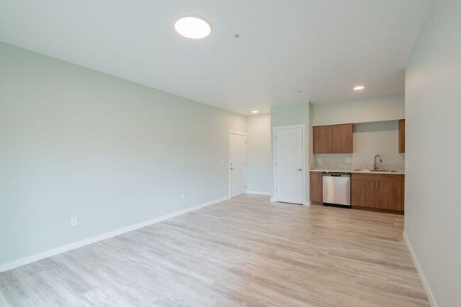 Building Photo - 13001 S Crompton Lane