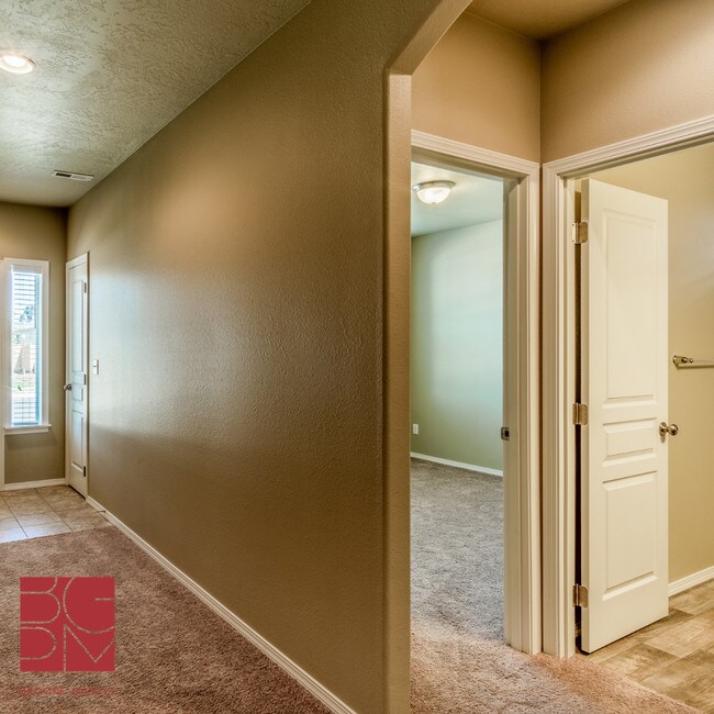 Building Photo - 21335 Northeast Eagle Crossing Avenue