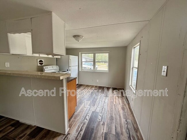 Building Photo - 4875 Rancho Dr