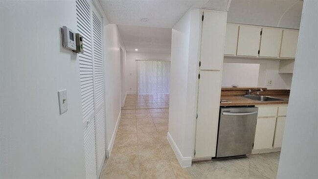 Building Photo - 3674 N University Dr