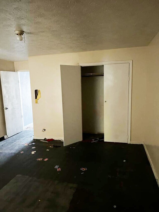 Living Room - 3121 7th Ave