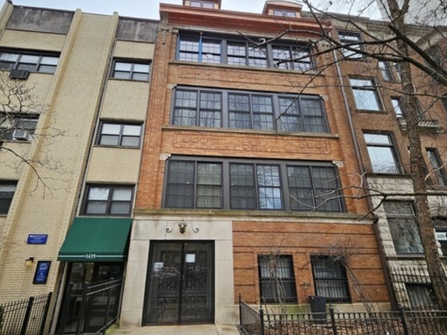 Foto principal - 1413 N Dearborn St