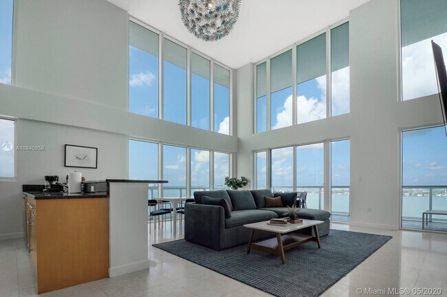 Foto del edificio - 7939 East Dr