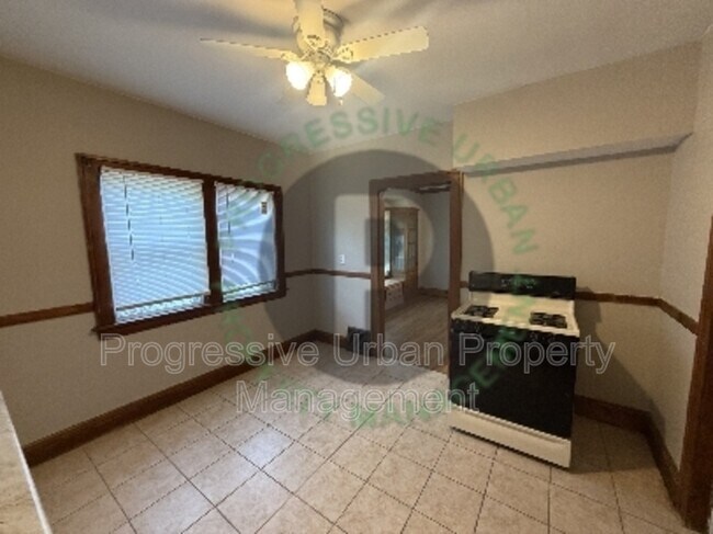 Foto del edificio - 3517 E 110th St