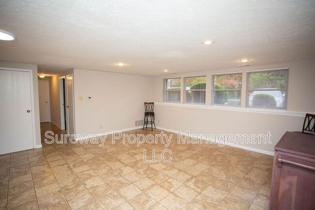 Building Photo - 26 Teaberry Ct