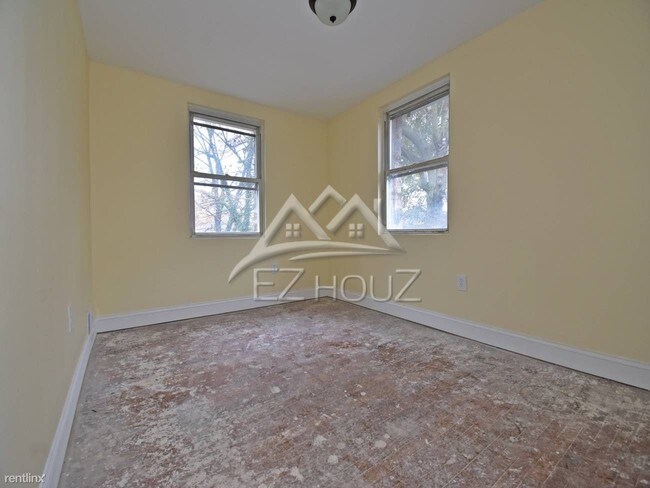 Building Photo - 5113 Laurel Ave