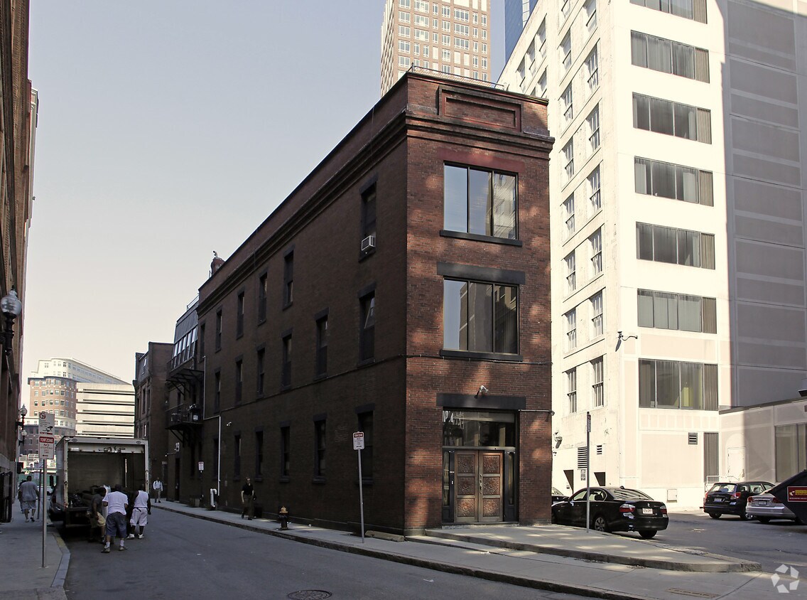 Primary Photo - 19 Stanhope St