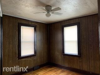 Building Photo - 3 br, 1 bath  - 2699 W Grand St Lower Flat
