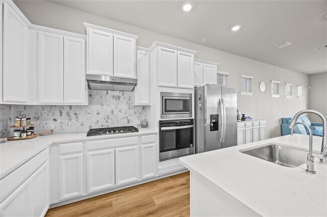 Foto del edificio - 614 Sandy Bay Ln