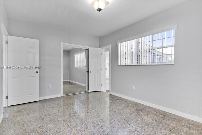 Foto del edificio - 174 NE 211th St