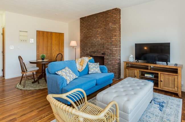 Building Photo - 220 Beacon - Furnished | Short Term