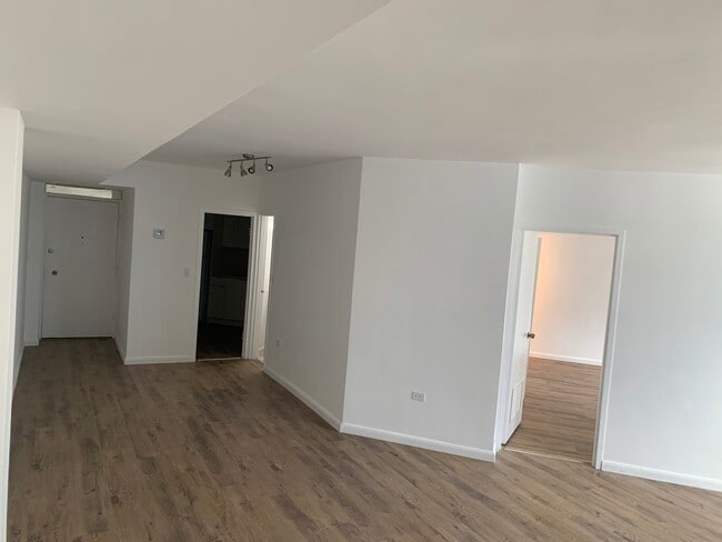 Foto del edificio - 999 Brickell Bay Dr