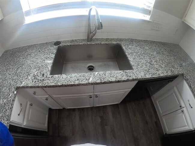 Foto del edificio - 16011 Soma Dr