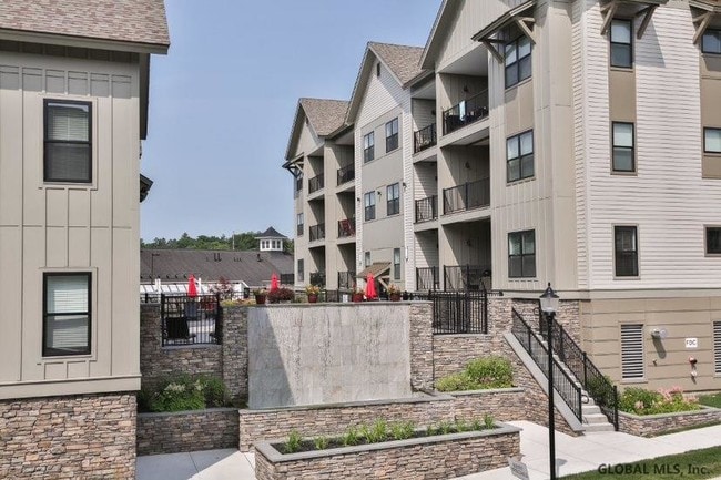 Building Photo - 77 Excelsior Ave