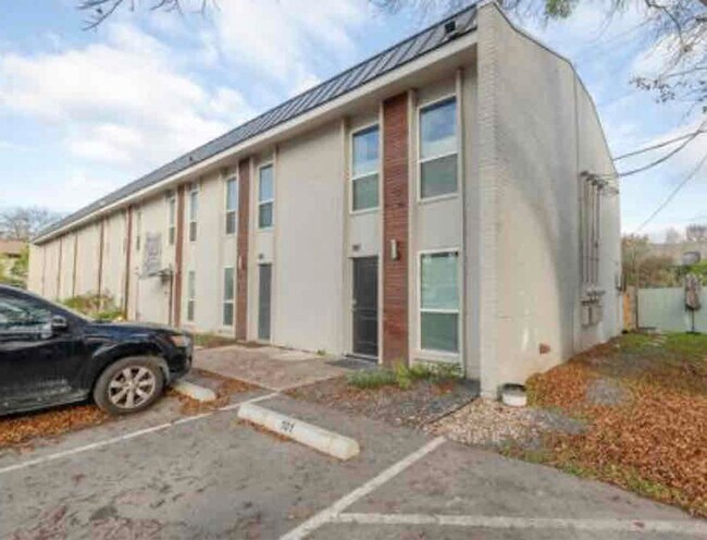 Foto del edificio - 3812 Southway Dr
